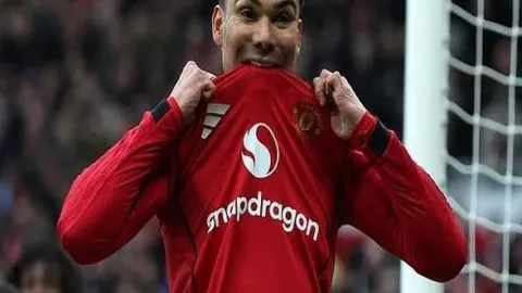 “闪电突破！阿达拉比奥尤禁区内远射破门，切尔西1-0领先莫雷坎比”